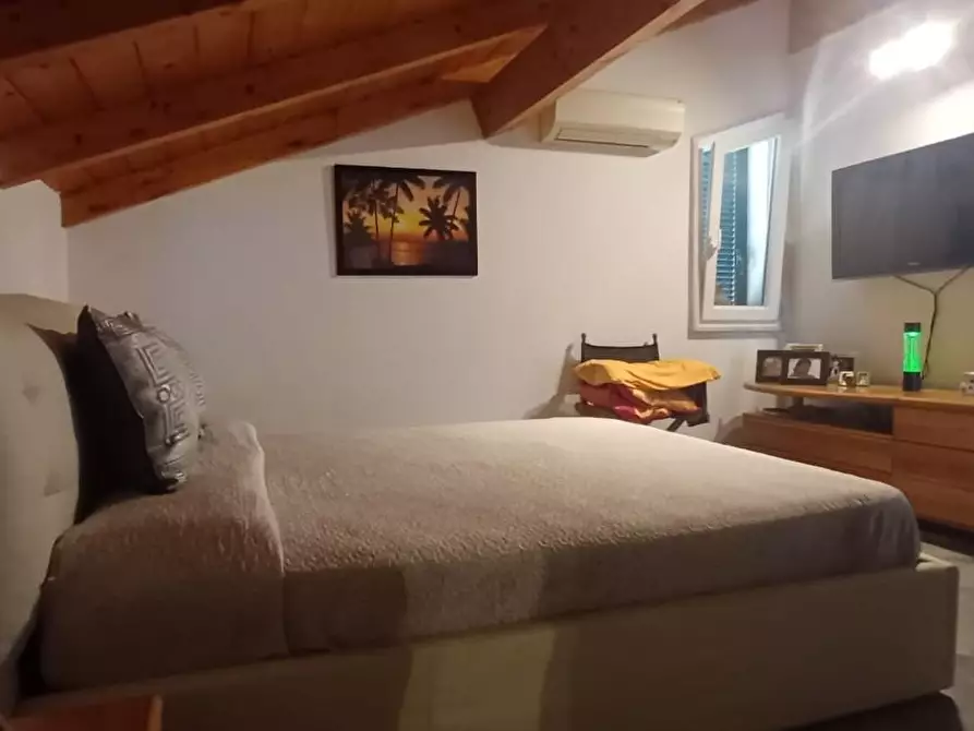 Immagine 21 di Villa in vendita  a Carrara