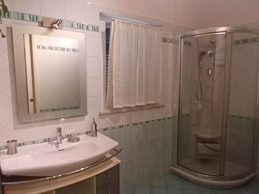 Immagine 14 di Villa in vendita  a Carrara