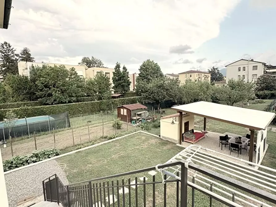Immagine 23 di Casa bifamiliare in vendita  a Lucca
