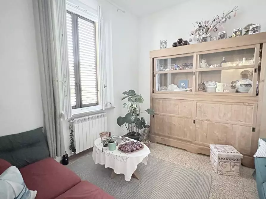Immagine 4 di Casa bifamiliare in vendita  a Lucca