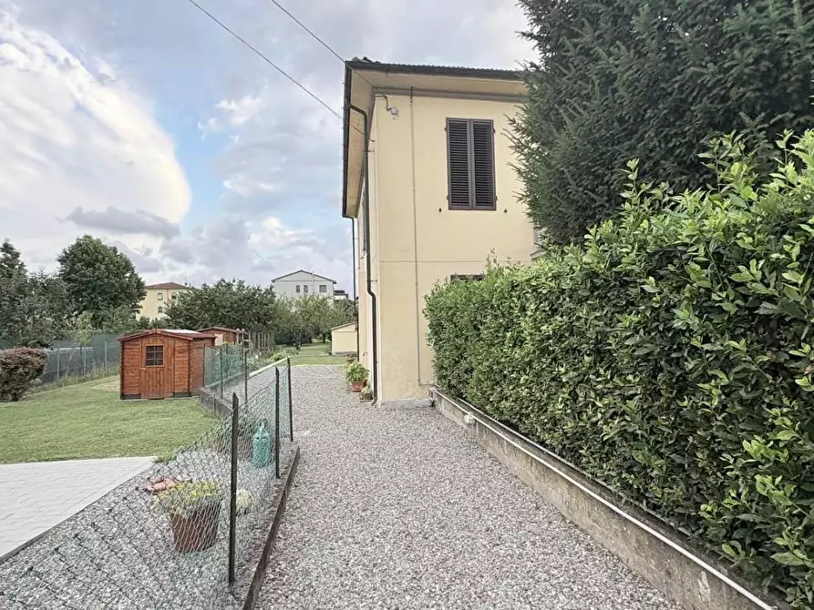 Immagine 29 di Casa bifamiliare in vendita  a Lucca