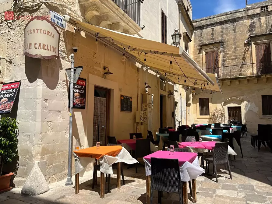 Immagine 15 di Locale commerciale in vendita  a Lecce