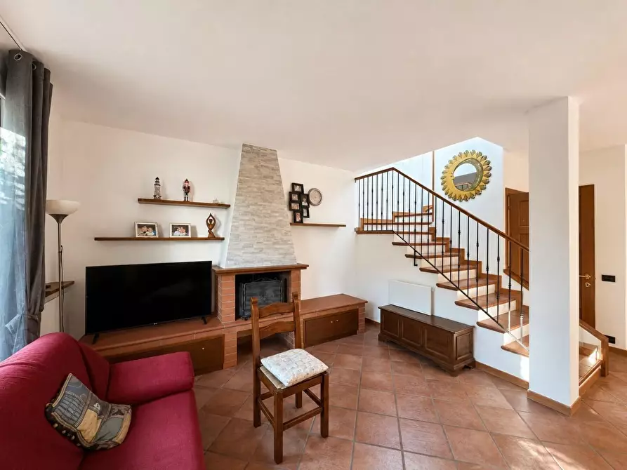 Immagine 12 di Villa in vendita  a Lucca