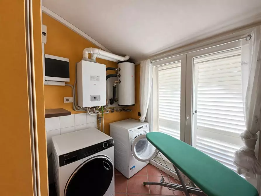 Immagine 45 di Villa in vendita  a Lucca
