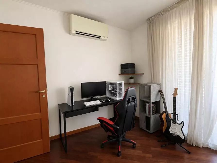 Immagine 27 di Villa in vendita  a Lucca