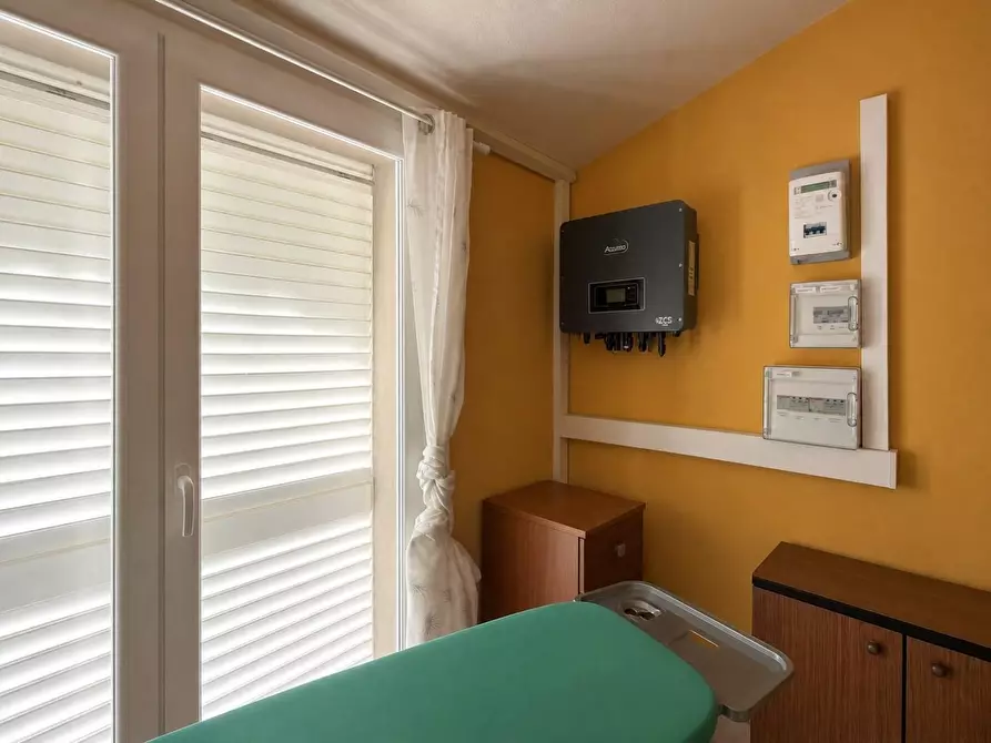 Immagine 46 di Villa in vendita  a Lucca