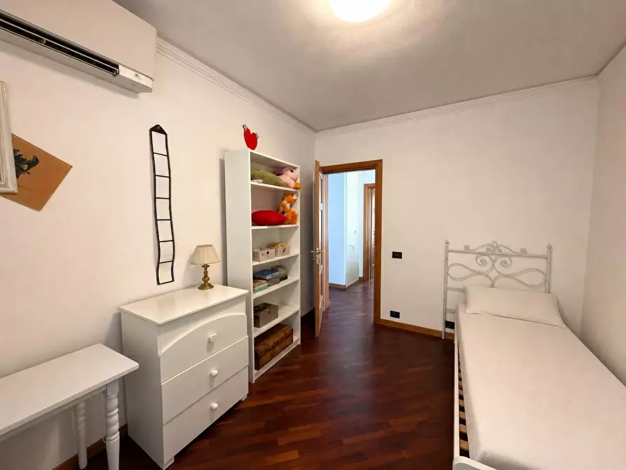 Immagine 31 di Villa in vendita  a Lucca