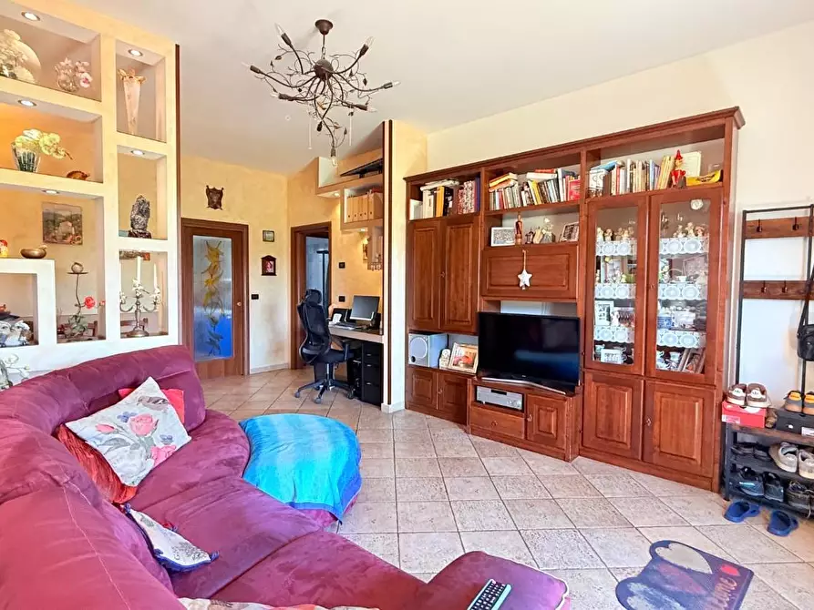 Immagine 5 di Appartamento in vendita  a Massa E Cozzile