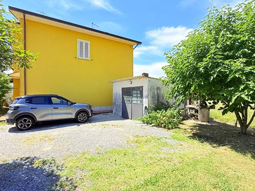 Immagine 27 di Appartamento in vendita  a Massa E Cozzile