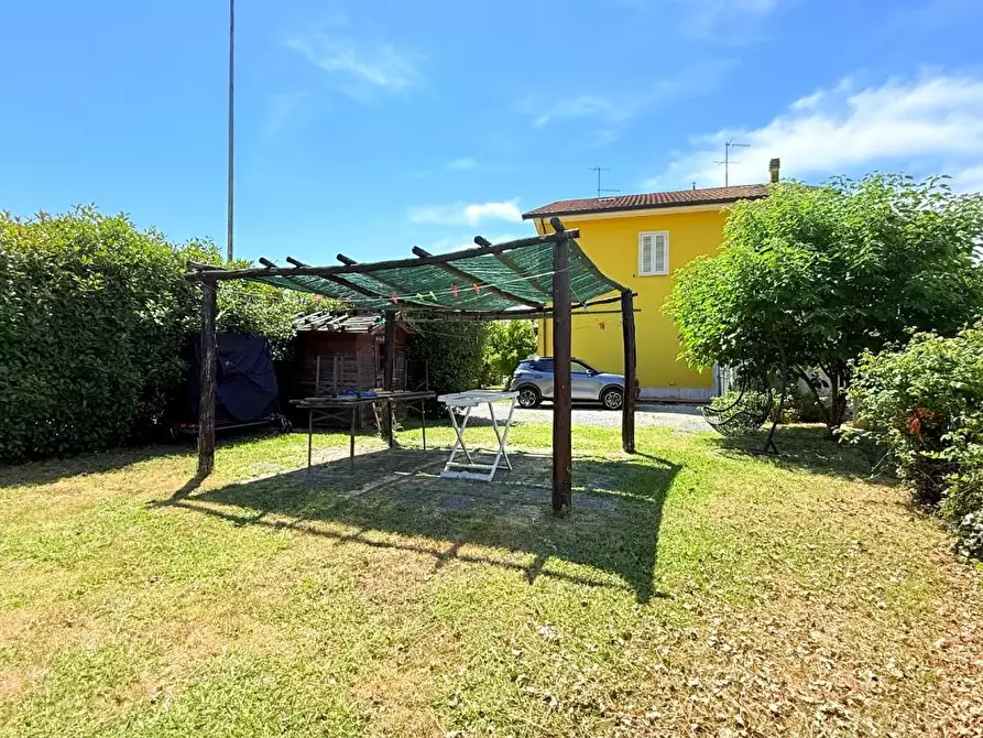 Immagine 30 di Appartamento in vendita  a Massa E Cozzile