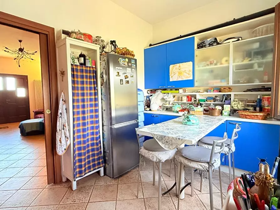 Immagine 11 di Appartamento in vendita  a Massa E Cozzile