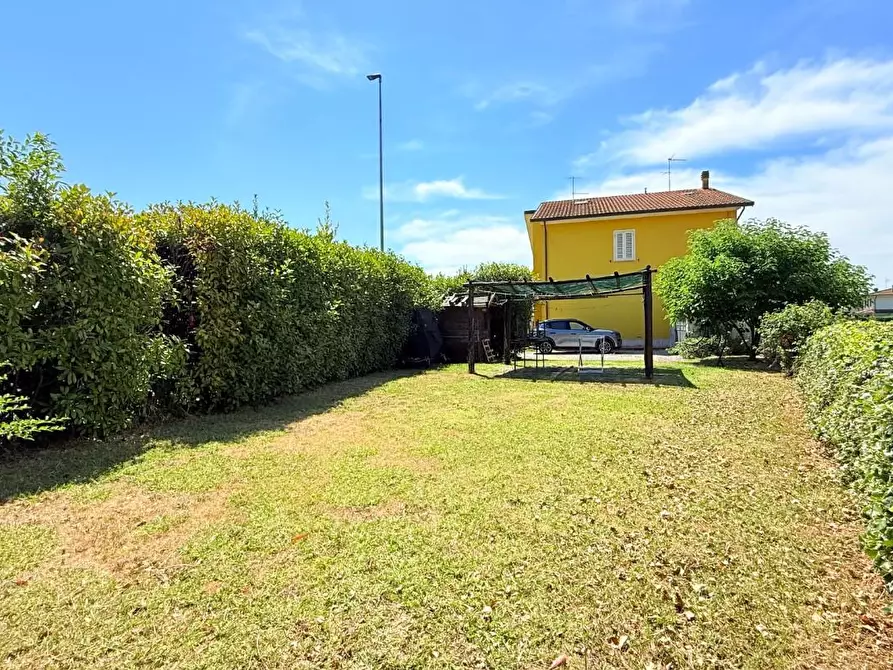 Immagine 31 di Appartamento in vendita  a Massa E Cozzile