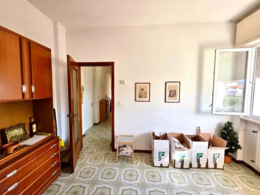 Immagine 3 di Appartamento in vendita  a Viareggio