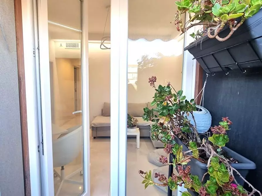 Immagine 11 di Appartamento in vendita  a Viareggio