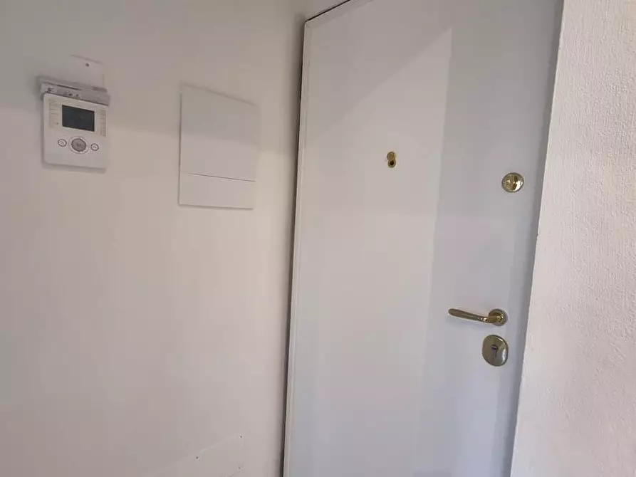 Immagine 21 di Appartamento in vendita  a Viareggio