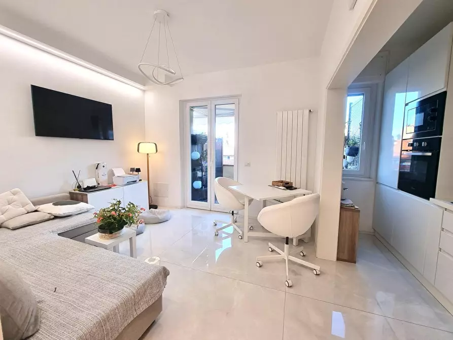 Immagine 8 di Appartamento in vendita  a Viareggio