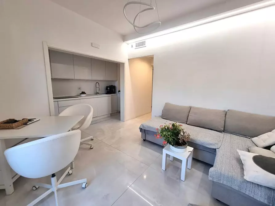 Immagine 7 di Appartamento in vendita  a Viareggio