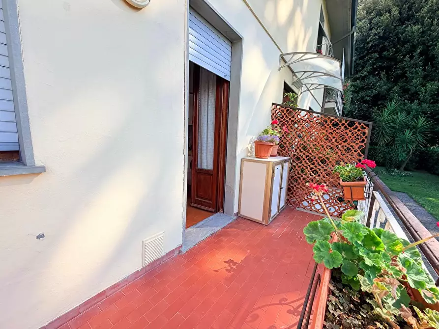 Immagine 14 di Appartamento in vendita  a Massa
