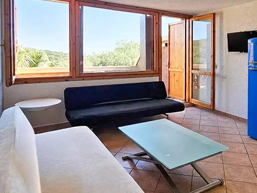Immagine 1 di Appartamento in vendita  a Olbia