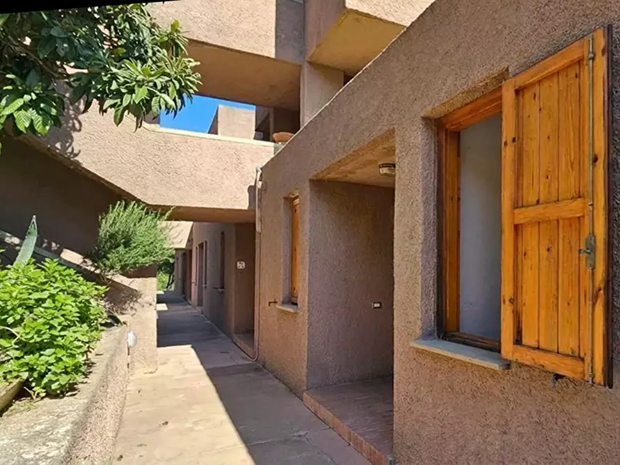 Immagine 10 di Appartamento in vendita  a Olbia