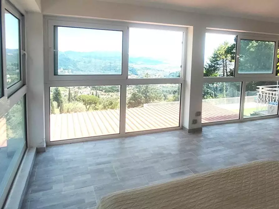 Immagine 23 di Villa in vendita  a Massarosa