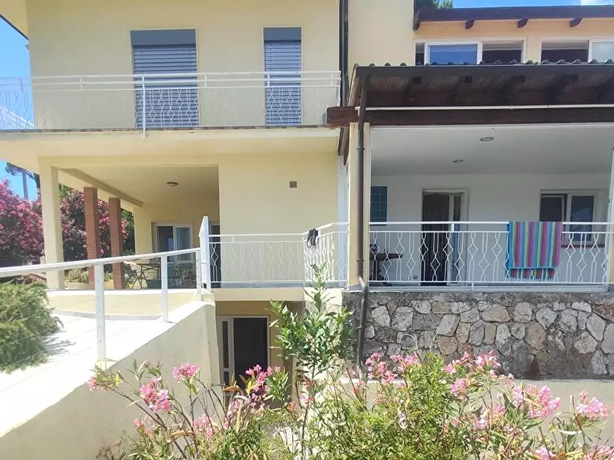 Immagine 4 di Villa in vendita  a Massarosa
