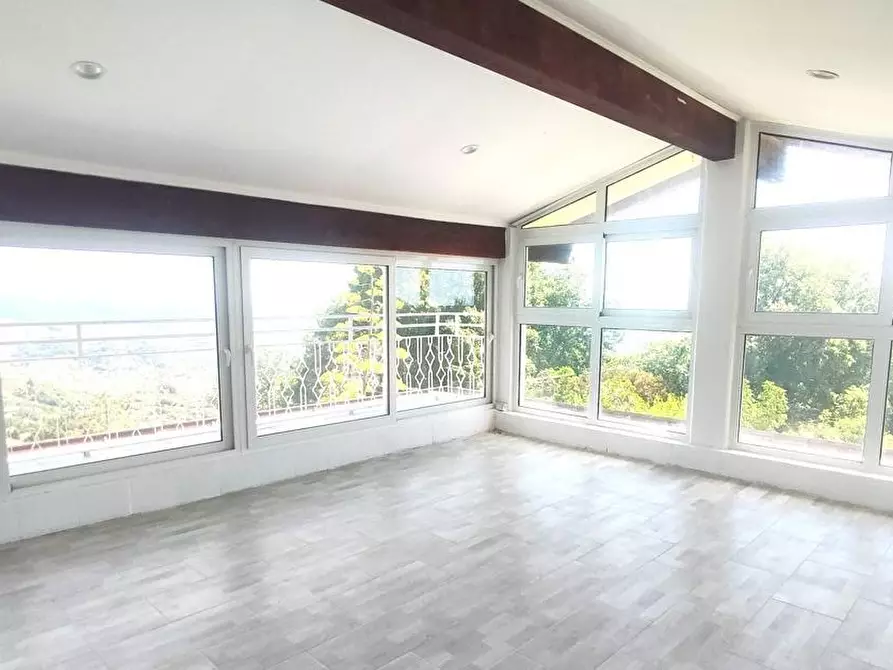 Immagine 22 di Villa in vendita  a Massarosa