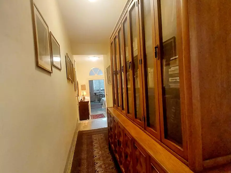 Immagine 43 di Appartamento in vendita  a Lucca