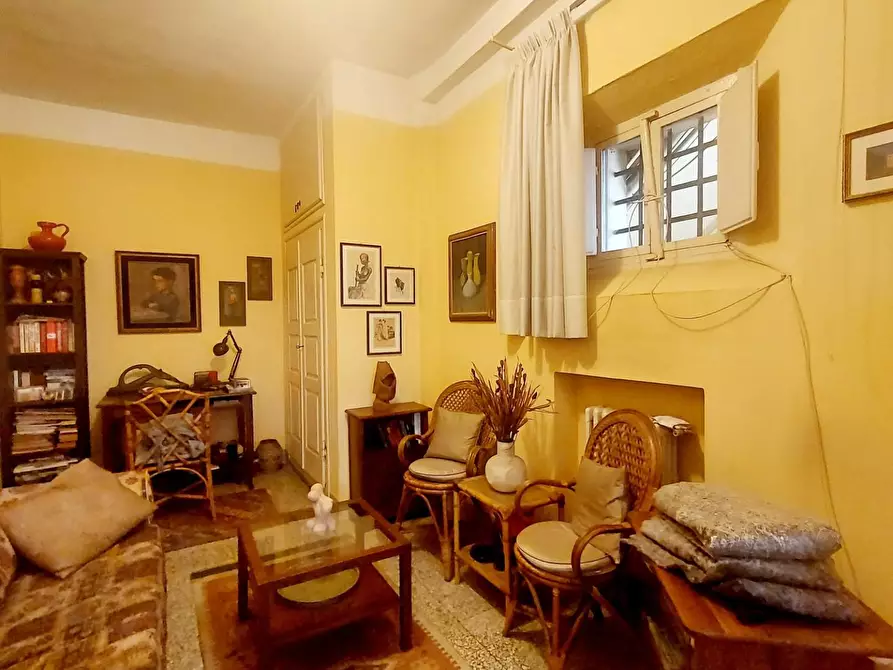 Immagine 50 di Appartamento in vendita  a Lucca