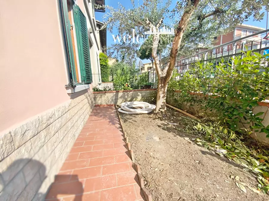 Immagine 31 di Appartamento in vendita  a Campi Bisenzio