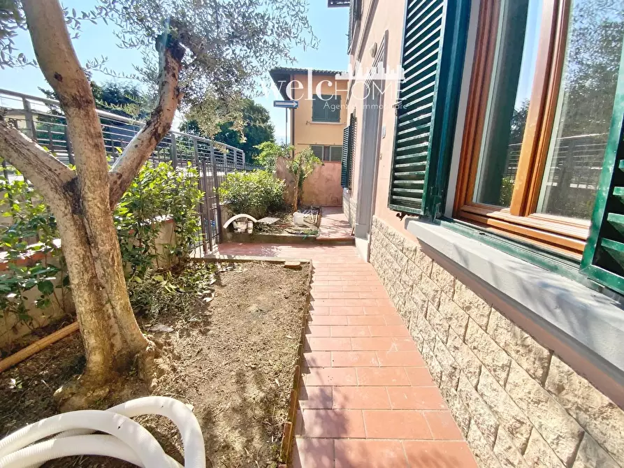 Immagine 1 di Appartamento in vendita  a Campi Bisenzio
