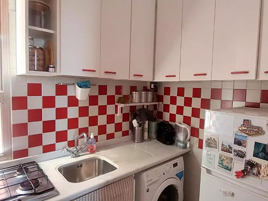 Immagine 2 di Appartamento in vendita  a Carrara