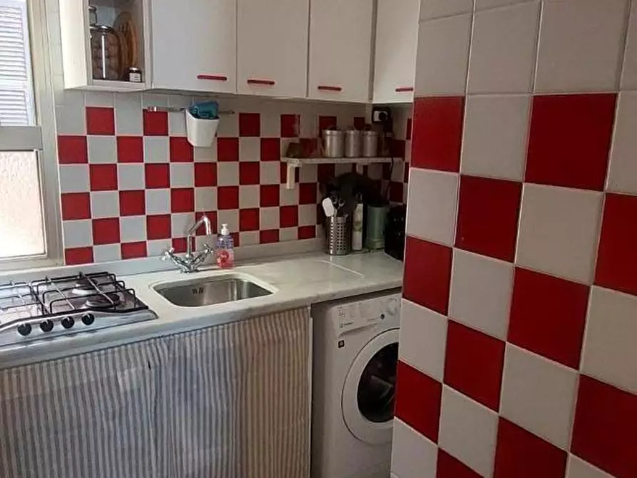 Immagine 3 di Appartamento in vendita  a Carrara