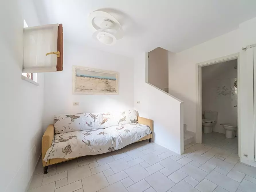 Immagine 29 di Villetta a schiera in vendita  a Massa