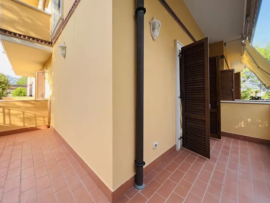 Immagine 26 di Villetta a schiera in vendita  a Massa