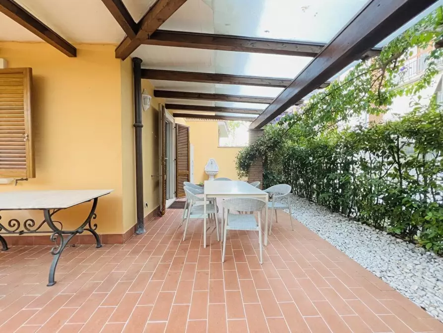Immagine 3 di Villetta a schiera in vendita  a Massa