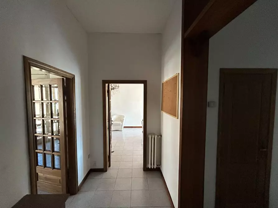 Immagine 7 di Appartamento in vendita  a Siena