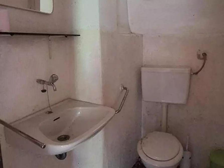 Immagine 8 di Casa colonica in vendita  a Borgo A Mozzano