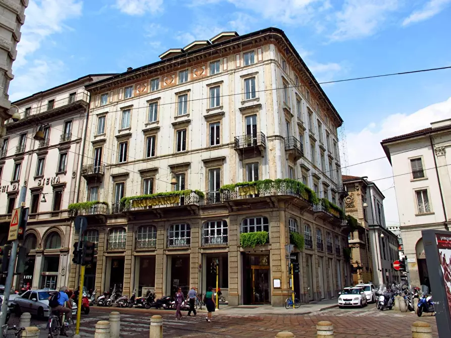 Immagine 3 di Palazzo in vendita  a Lanzo Torinese