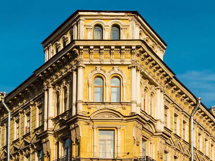 Immagine 2 di Palazzo in vendita  a Lanzo Torinese