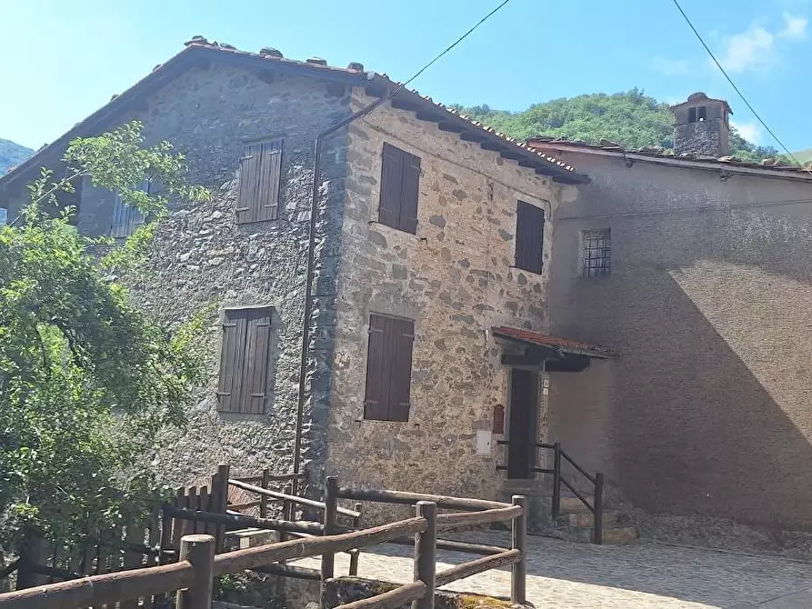 Immagine 11 di Appartamento in vendita  a Pescaglia