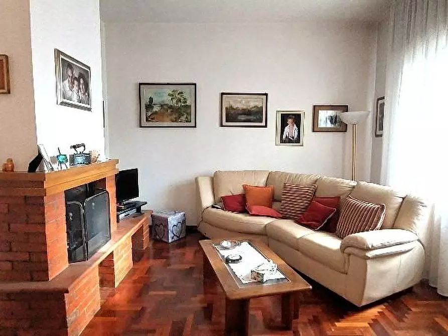 Immagine 16 di Casa bifamiliare in vendita  a Pistoia