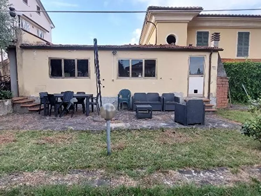 Immagine 5 di Casa bifamiliare in vendita  a Pistoia
