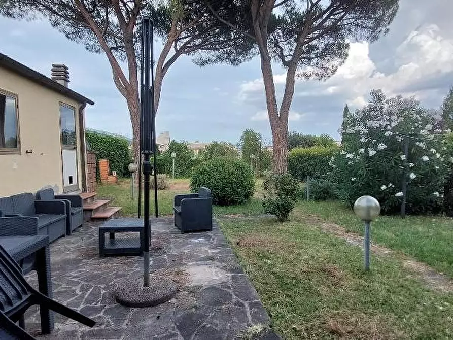 Immagine 7 di Casa bifamiliare in vendita  a Pistoia