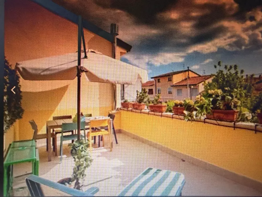 Immagine 1 di Mansarda in vendita  a Viareggio