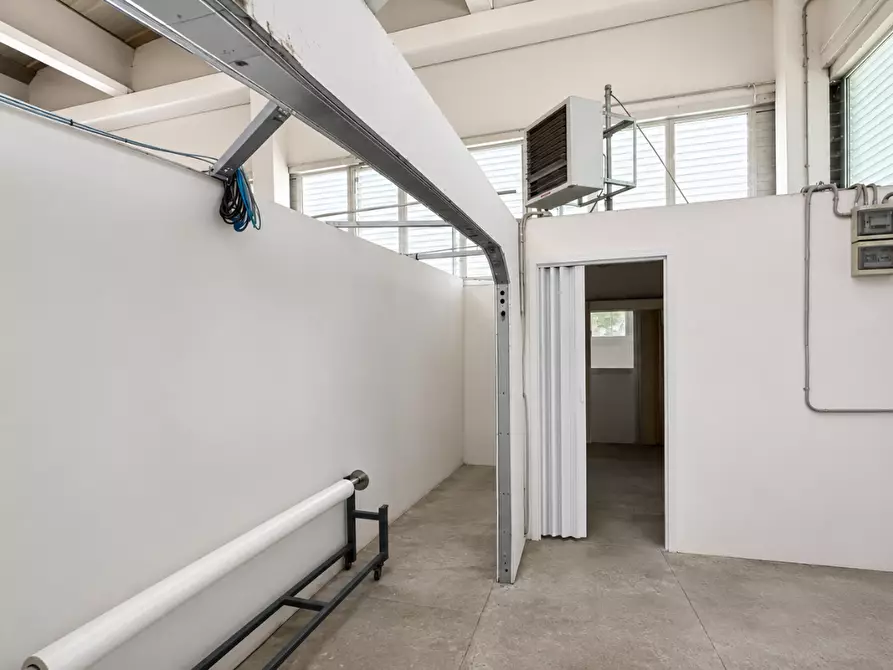 Immagine 7 di Capannone industriale in vendita  a Calcinaia
