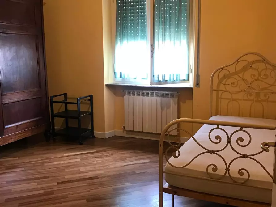Immagine 9 di Appartamento in affitto  a Lucca