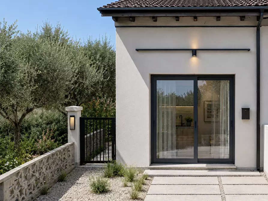 Immagine 1 di Terratetto in vendita  a Viareggio