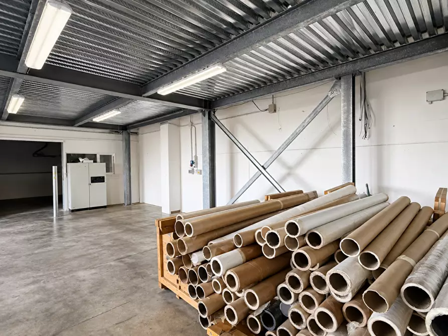 Immagine 6 di Capannone industriale in vendita  a Calcinaia