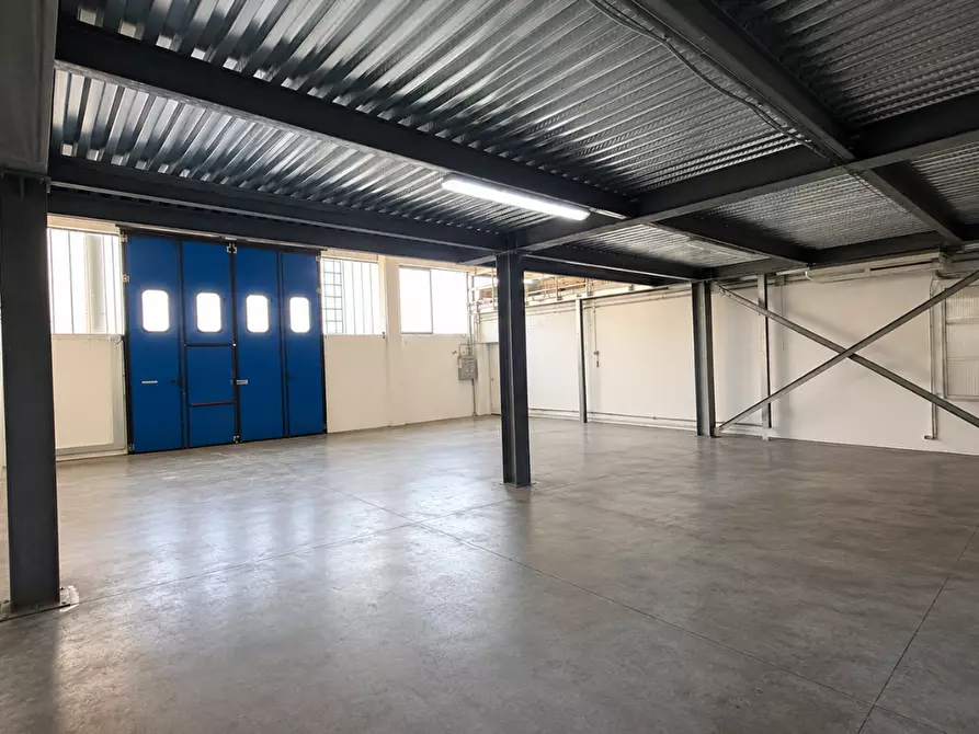 Immagine 5 di Capannone industriale in vendita  a Calcinaia